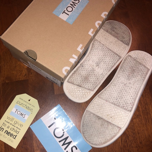 đRESERVEDđMini Striped Boyâs Toms 13.5đGreat Conditionđ - Picture 7 of 8